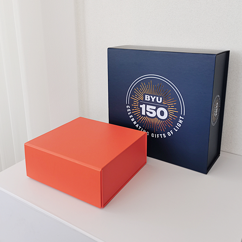 定制各类一片式彩色磁吸折叠盒子（美妆 / 礼品 / 服饰通用款）